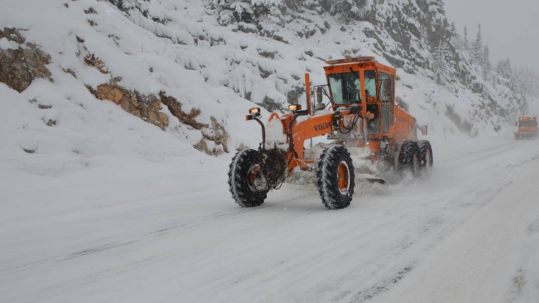 Alacabel'e lapa lapa yağdı: Kar 30 santimetreye ulaştı 7